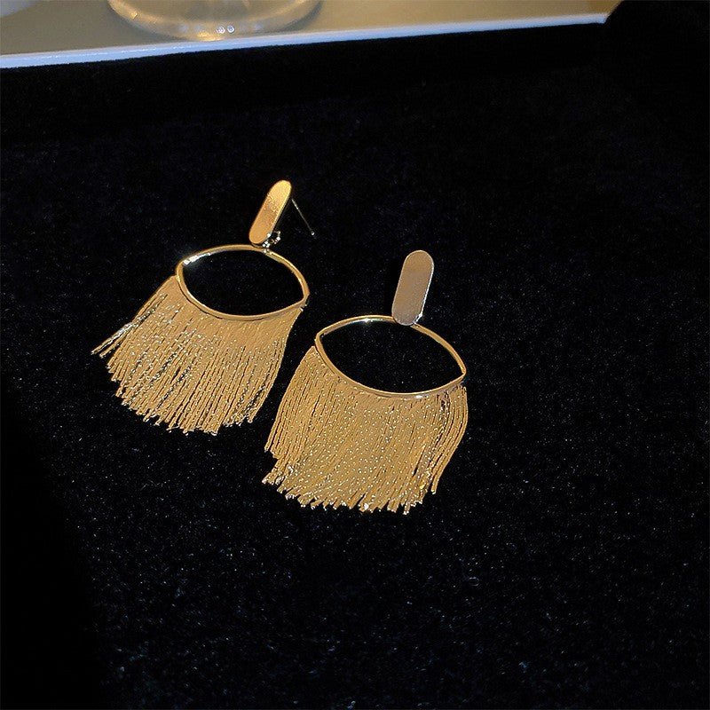 Vintage Round Flower Tassel Earrings, European American Retro Metallic Stud Earrings, Light Luxury Elegant Jewelry - MU SHANG CO.