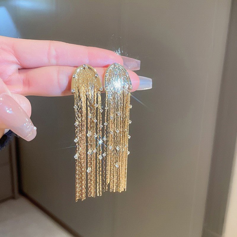 Vintage Round Flower Tassel Earrings, European American Retro Metallic Stud Earrings, Light Luxury Elegant Jewelry - MU SHANG CO.