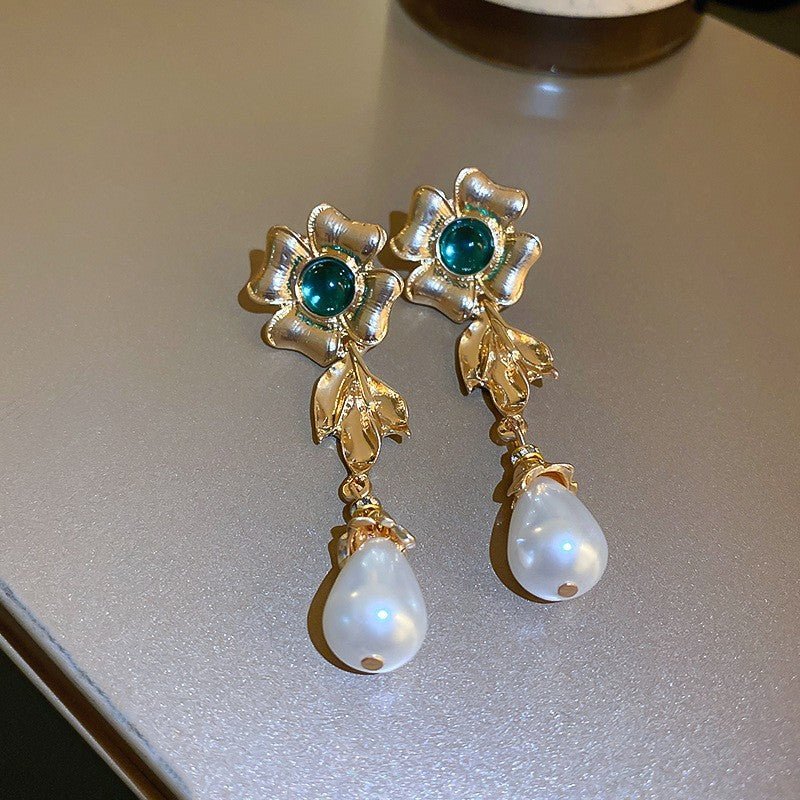 Vintage Round Flower Tassel Earrings, European American Retro Metallic Stud Earrings, Light Luxury Elegant Jewelry - MU SHANG CO.