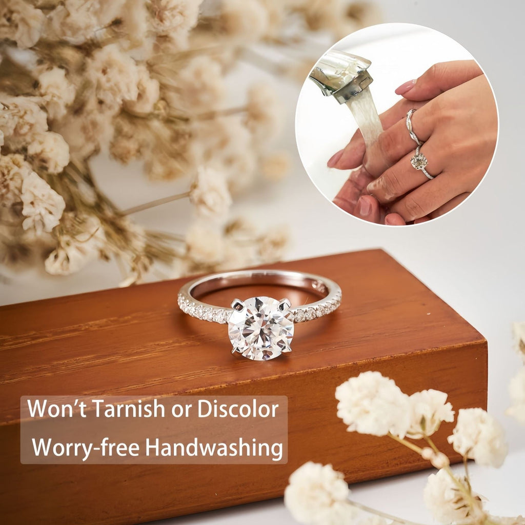 Womens Fashionable Silver Ring With Diamond In A Four - Prong Setting - MU SHANG CO.
